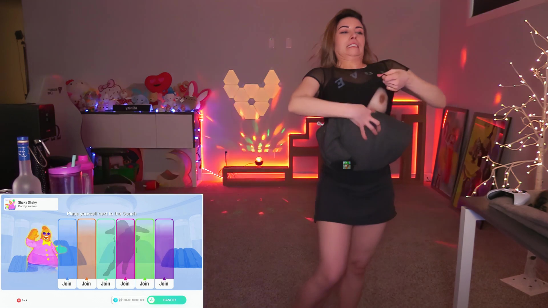 Streamer Nipple Slip